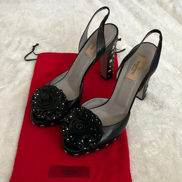 “Rare”Valentino Garavani rosette studded platform heels - Picture 1 of 7